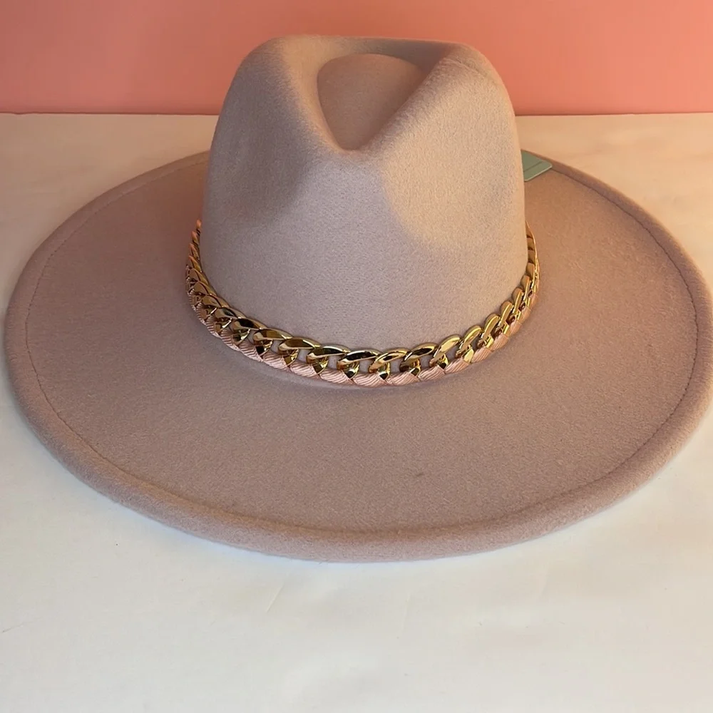 NEW TRENDY BLUSH PINK WIDE BRIM CHUNKY CUBAN GOLD CHAIN DETAIL FEDORA HAT - Picture 3 of 8